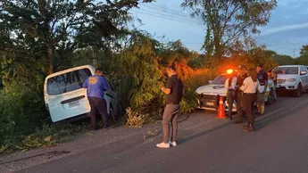 Niña de 5 años mu3re al aferrarse de su mamá quien se arr0j0 de un auto tras d!scusi0n  con su pareja en Chapala