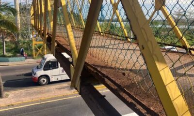 Pánico por supuesto cu3rpo c0lgado en puente peatonal sobre carretera de Veracruz