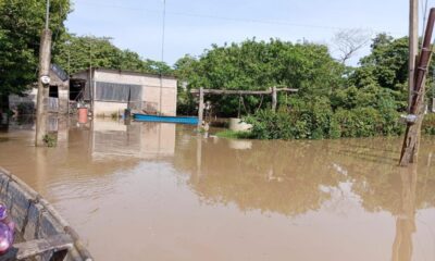 Bajo el agua comunidad La Victoria en Minatitlán
