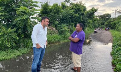 Ponciano Vázquez Parissi recorre comunidades afectadas por desborde de ríos, en Cosoleacaque.