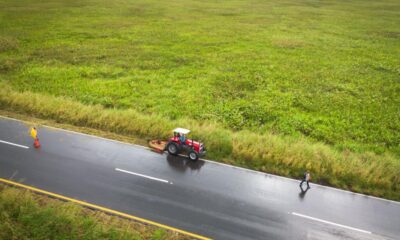 El H. Ayuntamiento de Cosoleacaque realiza limpieza en el tramo de Las Matas.