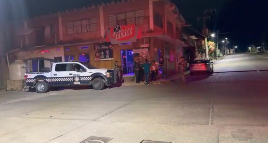 A t!r0s acabaron con la v!d@ de comerciante en Acayucan, Ver; lo sorprendieron dentro de uno de sus establecimientos