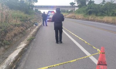 As3sin4n a mach3taz0s y arrojan cu3rpo de sujeto en la «autopista»