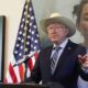 Austeridad republicana no va a servir para la seguridad, dice Ken Salazar; hay un problema muy grande