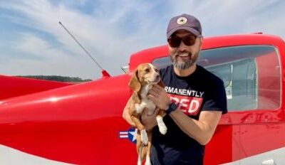 Piloto rescata a cientos de perritos v!ctimas de maltr4to y su avión se estrella, todos mu3ren