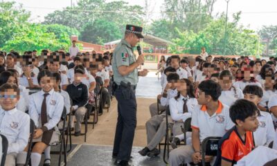 Por una sociedad más segura, llevan pláticas de prevención del delito a las escuelas de Cosoleacaque