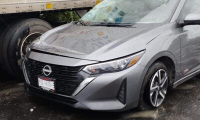 Auto se impactó contra tráiler sobre la pista a la altura del CBTIS-213