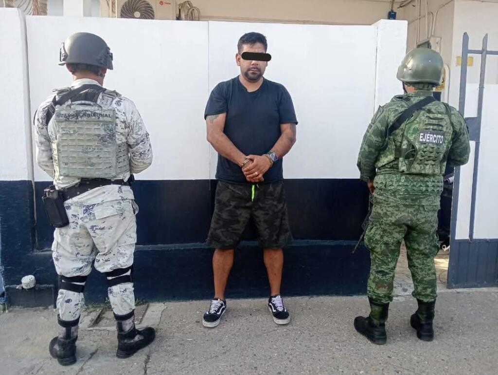 Ex delegado de la SSP  detenido por federales