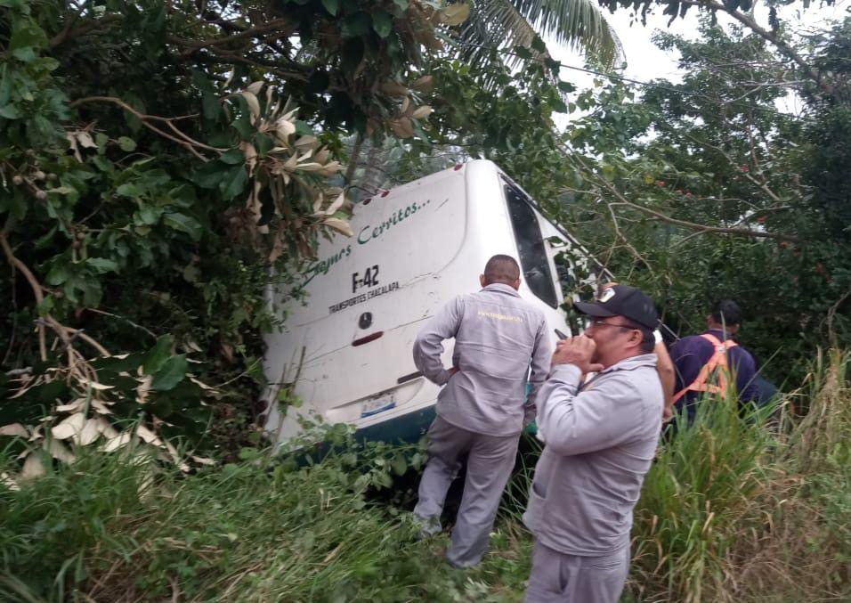 Dos l3sion4dos por acc!dent3 de camión urbano