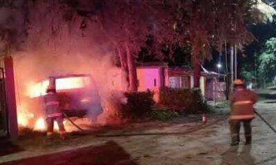 Camioneta ard!ó en llamas en la colonia Salubridad