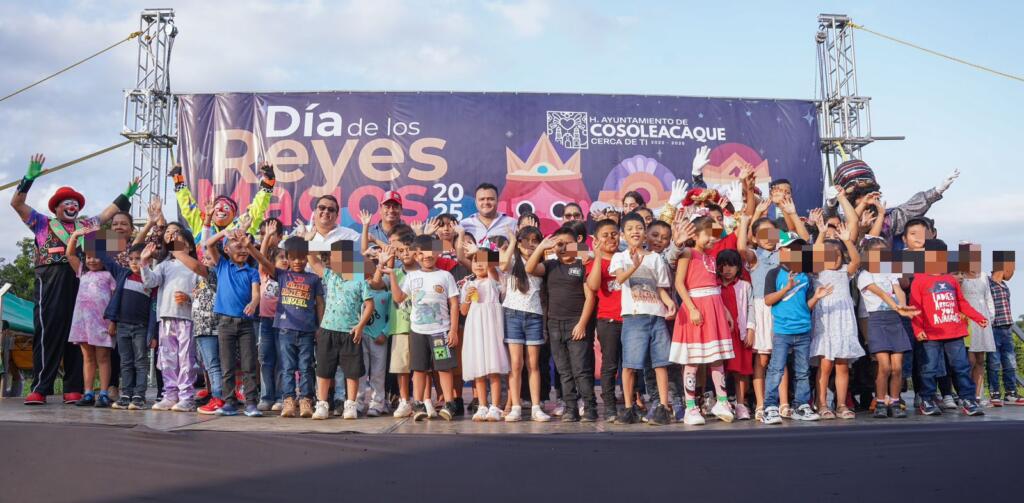 El H. Ayuntamiento de Cosoleacaque y el DIF llevaron festejos de Reyes Magos a San Pedro Mártir.