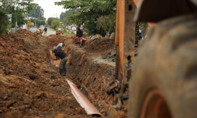 El H. Ayuntamiento de Cosoleacaque efectúa trabajos de rehabilitación de drenaje sanitario en diferentes puntos del municipio.