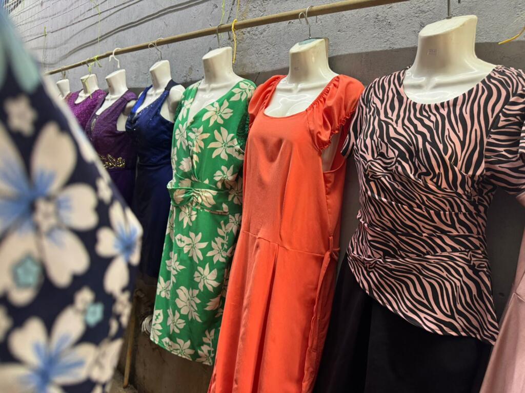 Comerciantes de ropa de Minatitlán, enfrentan desafíos en el nuevo año.