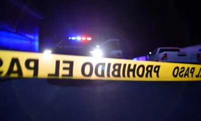 Joven as3s!na a su mamá, papá y hermana; deja sus cu3rp0s junto al árbol de navidad