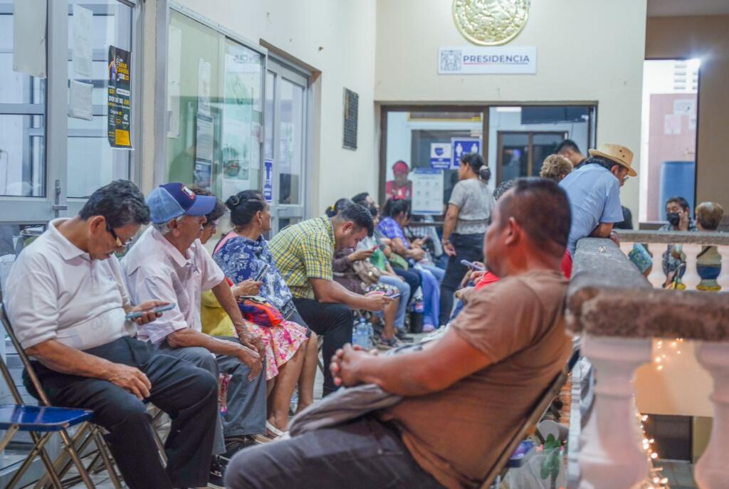 Ponciano Vázquez Parissi brinda su primera audiencia pública del 2025