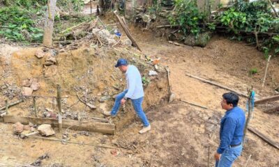 Ponciano Vázquez Parissi  supervisa obras en construcción en Cosoleacaque.