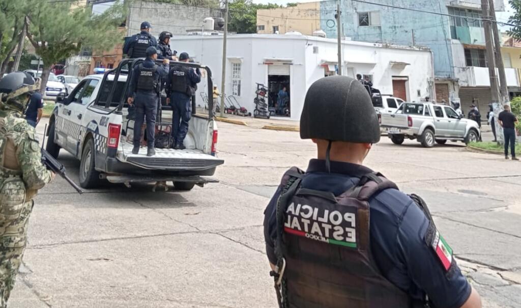 SEDENA y SSP retiran cámaras presuntamente instaladas por la d3l!ncuencia org@n!zada en calles de Coatzacoalcos