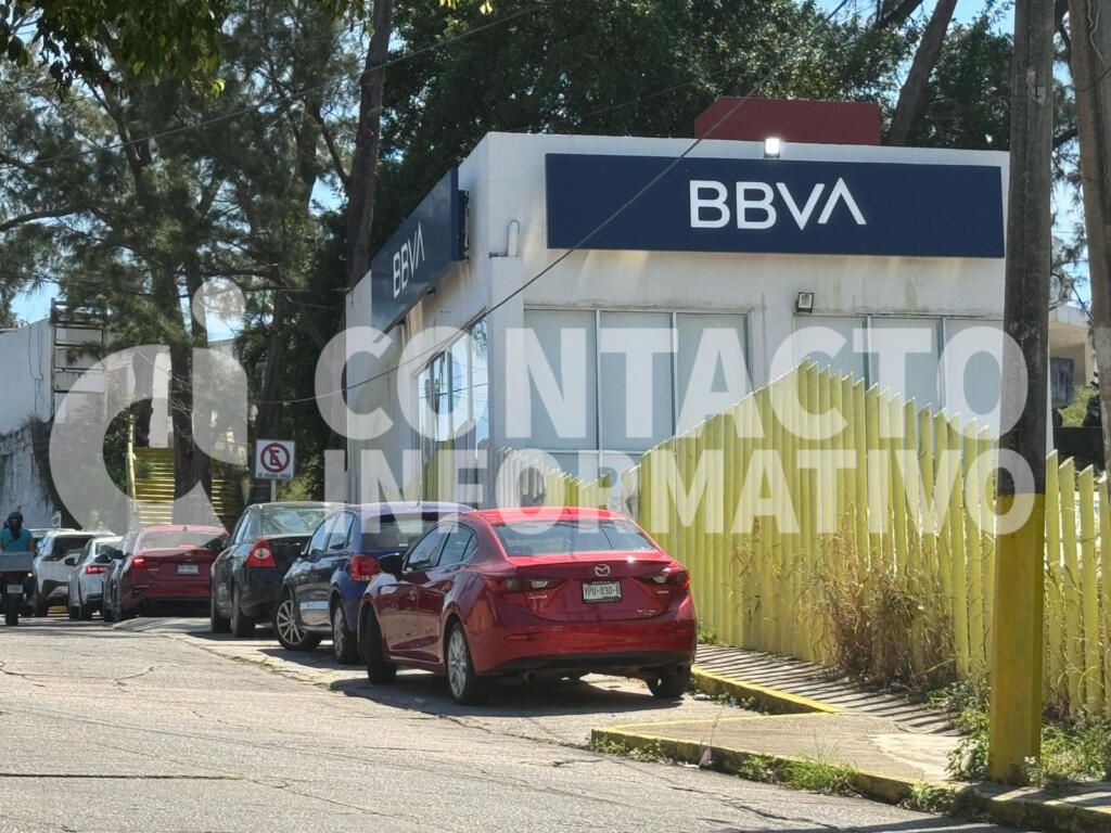 Extraño as@lt0 en sucursal bancaria BBVA en Minatitlán.