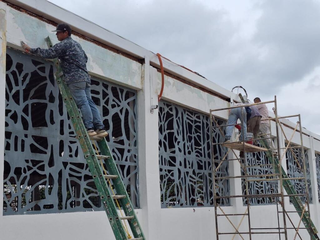 Gobierno de #Cosoleacaque revitaliza el auditorio municipal.