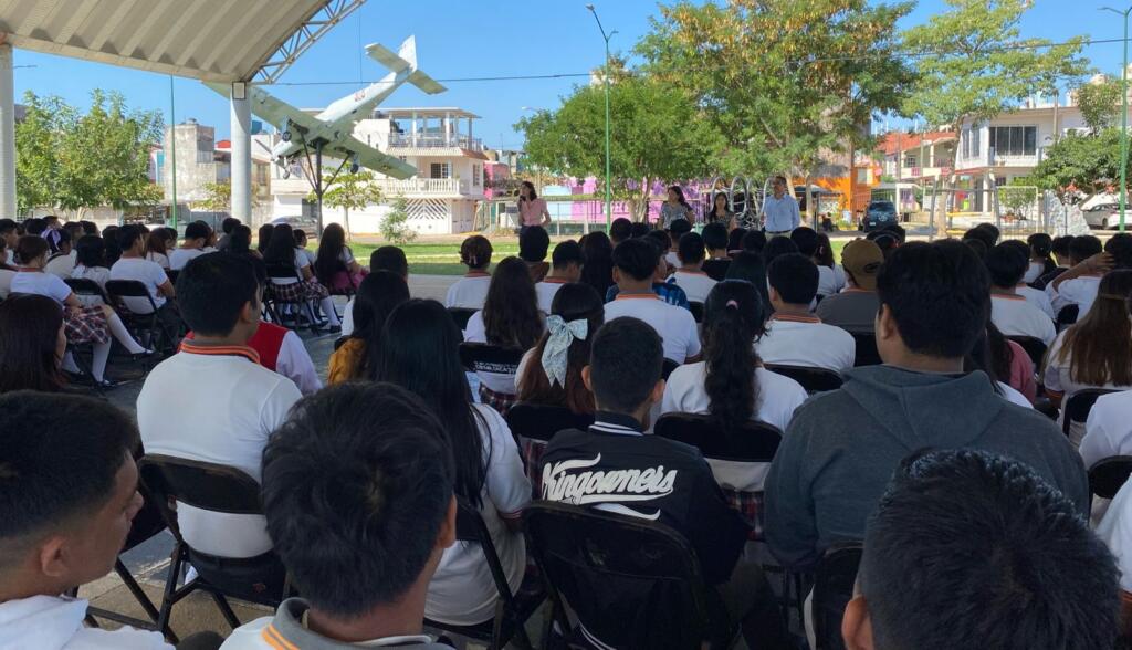 Trabajando Juntos contra el ac0so escolar en las escuelas de Cosoleacaque.