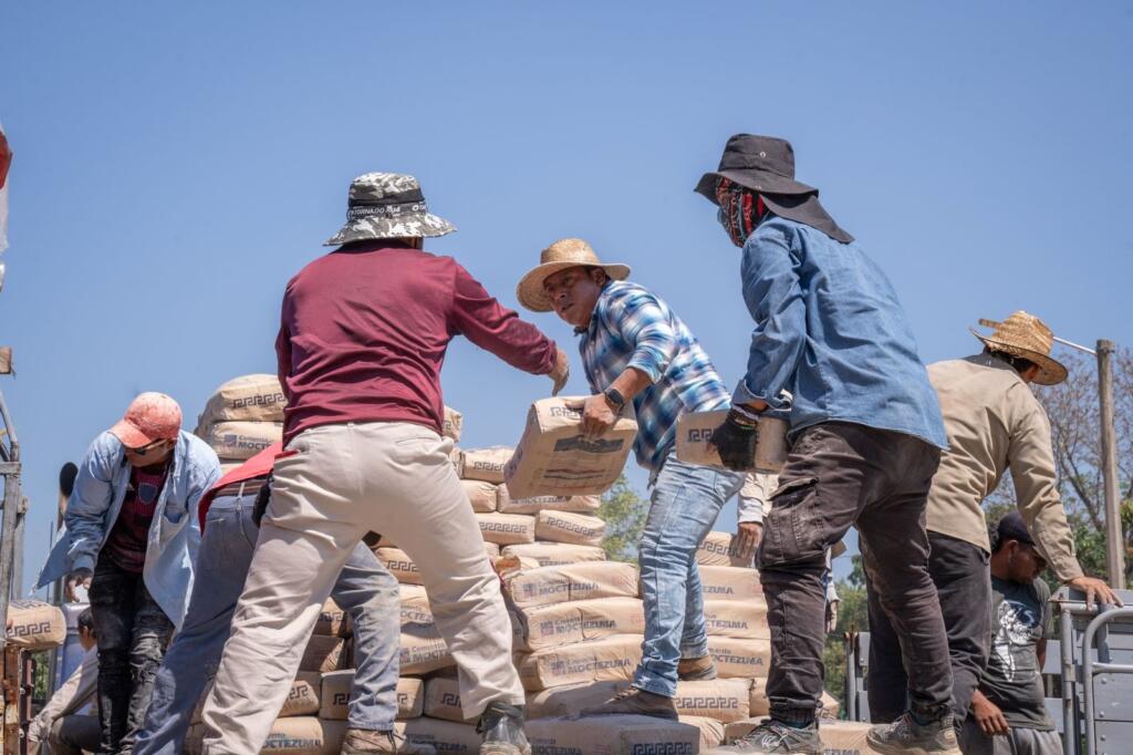 Trabajo en equipo, clave para el desarrollo de Cosoleacaque: Ponciano Vázquez Parissi