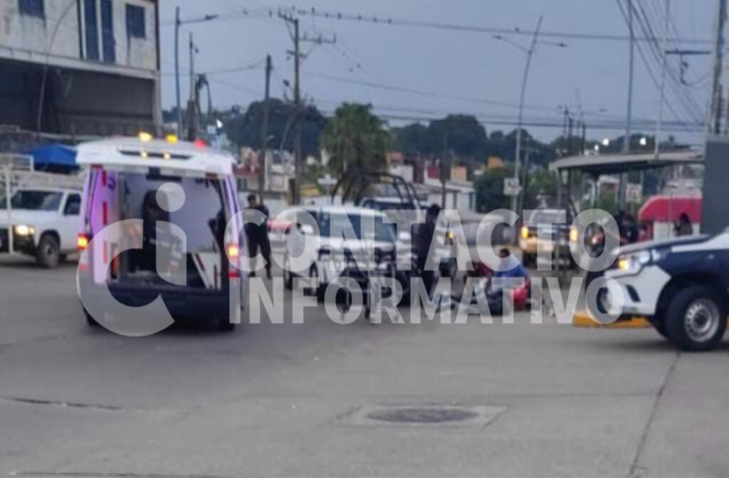 Un h3r!d0 entre ch0qu3 entre moto y carro en la col. Hidalgo
