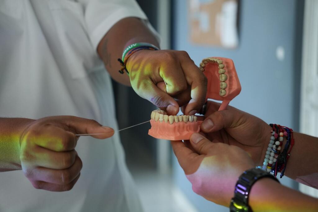 Imparten pláticas de salud bucal en la Unidad Médica de Cosoleacaque.