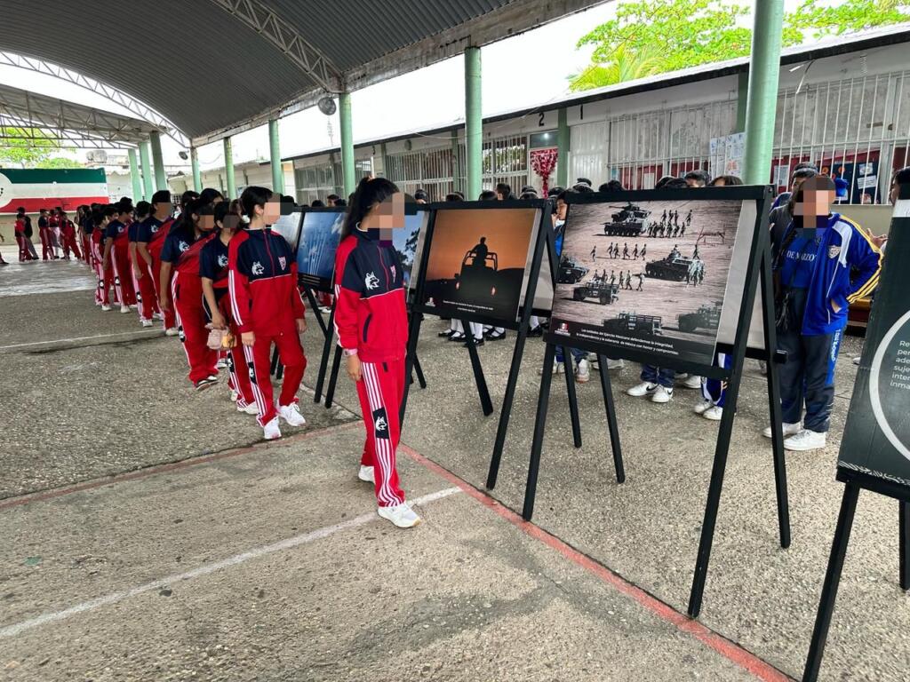 Exposición Fotográfica «La Gran Fuerza de México, Siempre por ti, Siempre por México»