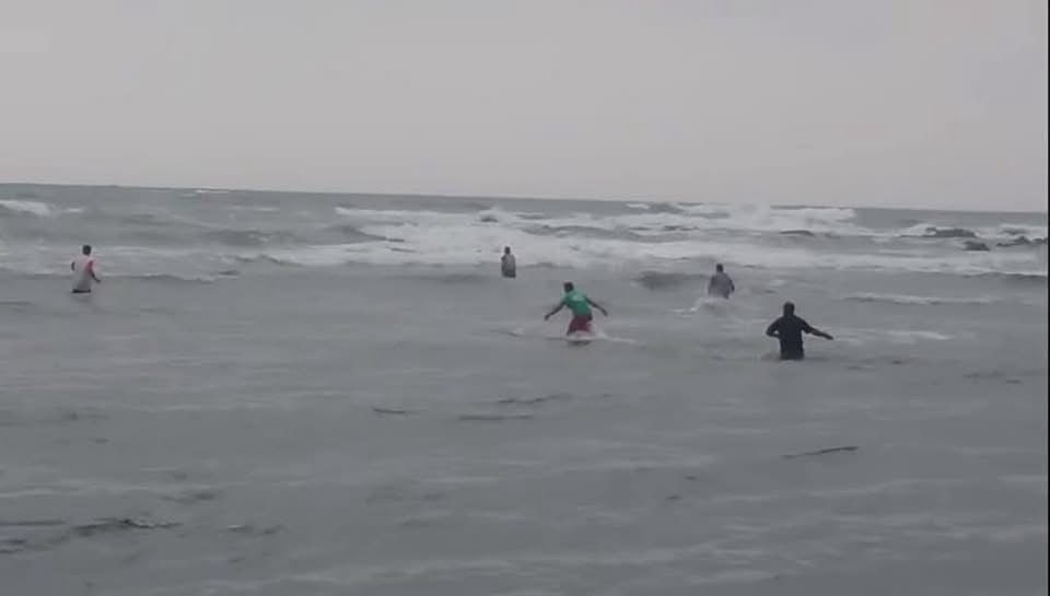 *Continúa la búsqueda de menor de 13 años des4par3cido en playa de Montepío; era originario de Irapuato*