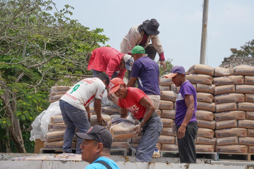 Trabajando Juntos por el progreso y desarrollo del municipio de #Cosoleacaque.