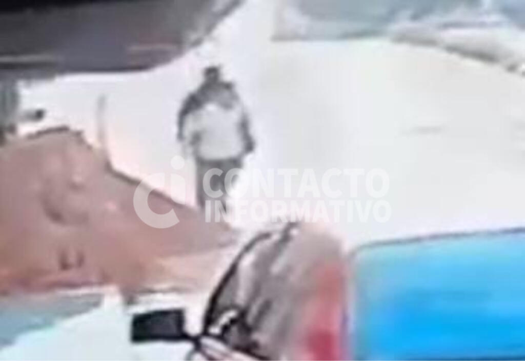 (+VIDEO) Par de d3lincuent3s as@lt@r0n con v!0lenc!a a una dama en la col. Santa Clara