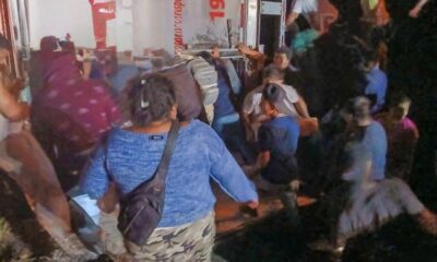 Tráiler cargado de carne vuelca en carretera Coatzacoalcos-Villahermosa; lo rap!ñ@r0n