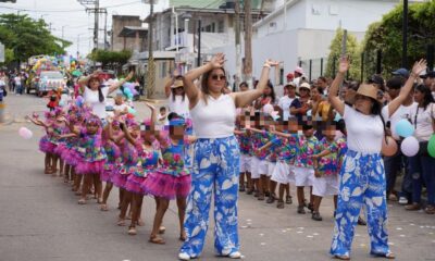 Alegría y color enmarcaron el desfile de la primavera #Cosoleacaque 2025.