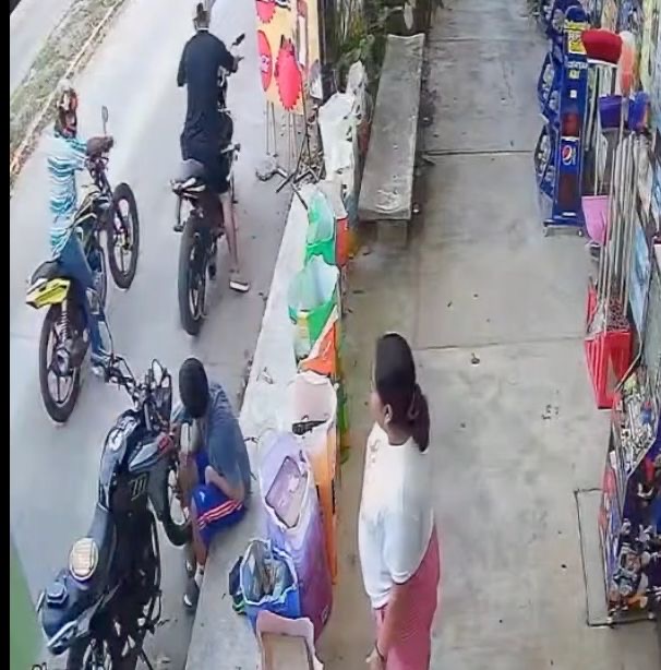 (+VÍDEO) En segundos, se roban moto en El Naranjito
