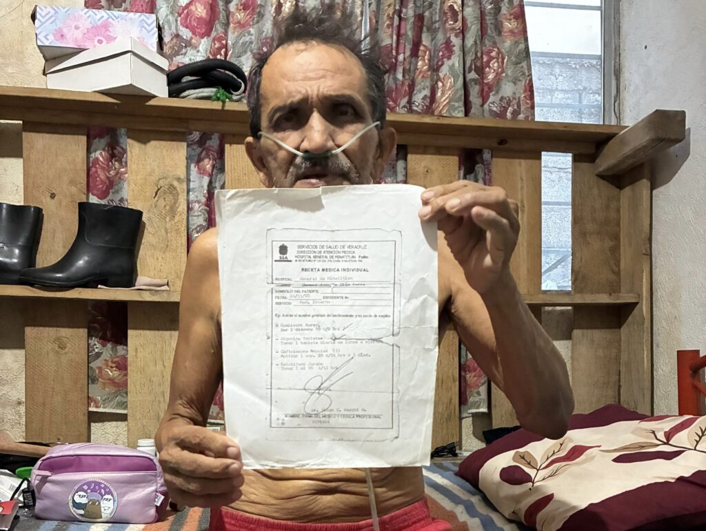 (+VIDEO) En Minatitlán, paciente con enfermedad pulmonar sobrevive entre carencias y abandono institucional