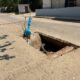 (+VIDEO)Fuga de drenaje pone en riesgo a vecinos de la colonia Benito Juárez; denuncian abandono de la autoridad