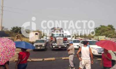 Bloquearon carretera Minatitlán-Coatzacoalcos para exigir instalación de topes; al final, fueron escuchados