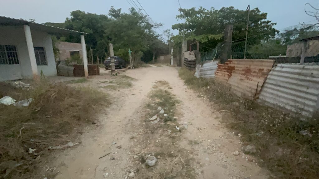 (+VIDEO)Vecinos del Cuarto Callejón de Reforma: “Estamos en el olvido total”