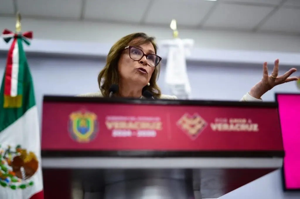 Nahle presenta denuncia por presunto daño patrimonial en Salud durante gobierno de Cuitláhuac