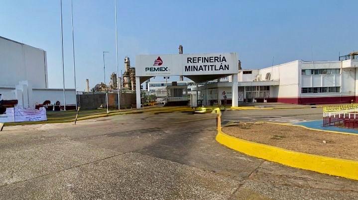 Mu3re trabajador en la refinería de Minatitlán tras presunta descarga eléctrica Mu3re trabajador en la refinería de Minatitlán tras presunta descarga eléctrica