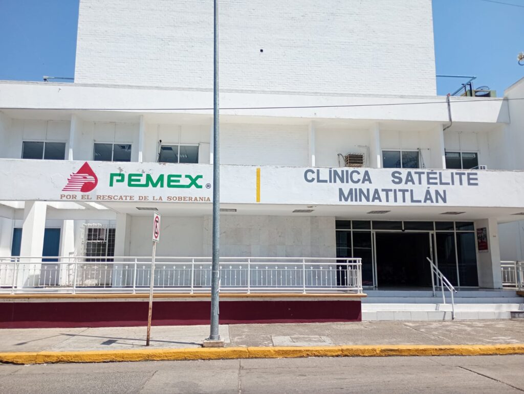 (+VÍDEO) Derechohabiente de PEMEX denuncia desabasto de medicamentos en la Clínica Satélite: “Mi salud está en riesgo”
