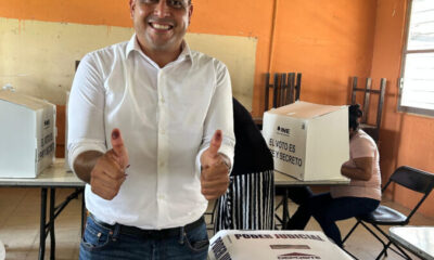 Jesús Fernández Céspedes emite su voto en Chinameca