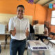 Jesús Fernández Céspedes emite su voto en Chinameca