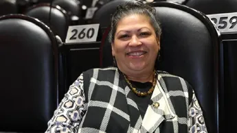 “¡Actualícense!”: pide diputada de Morena al PRI; recomienda usar IA para resumir iniciativas