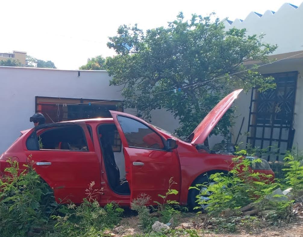 Arrojan b0mba molotov a vehículo particular en el barrio San Diego durante jornada electoral
