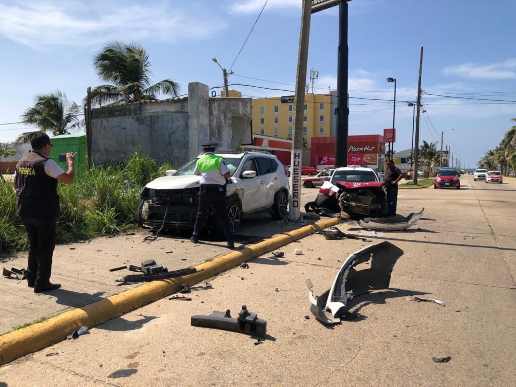 *Fu3rte acc!d3nte en Las Palmas deja 400 mil pesos en daños*