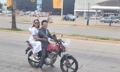 ¡Recién casados en moto! La escena que enterneció a pasajeros en Minatitlán