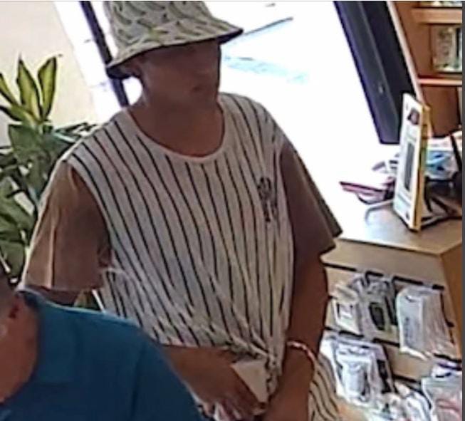 (+VIDEO) R0b@n AirPods en tienda de la colonia Petrolera; todo quedó grabado en video