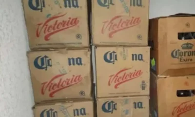 Falsos repartidores estafan a comerciante con 19 cartones de ‘caguamas’. Esto contenían