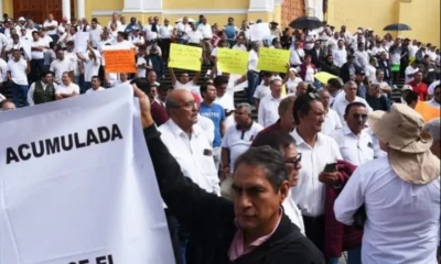 Taxistas toman Palacio de Gobierno; exigen reunión con Nahle por tarifas